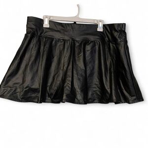 SHEIN Black Faux Leather Skater Skirt